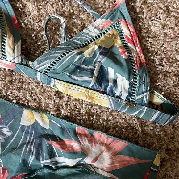 Rip Curl Tropical Floral Bikini - Green and Red Reversible - Picture 4 of 10